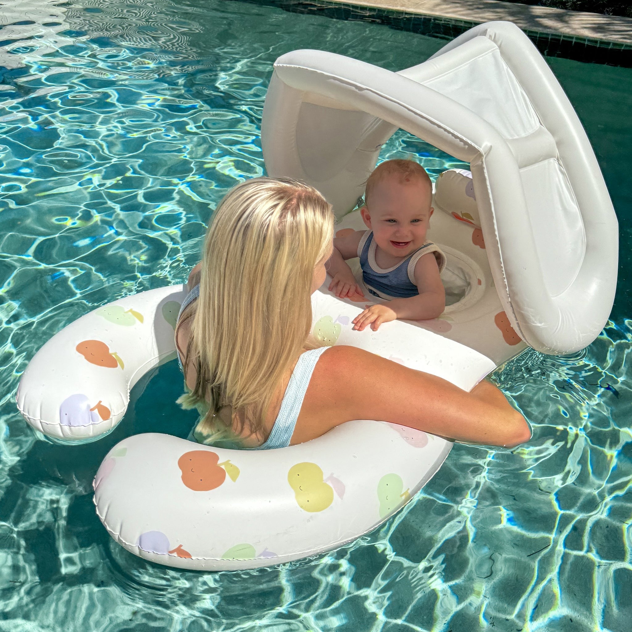Sunny Life Float Together