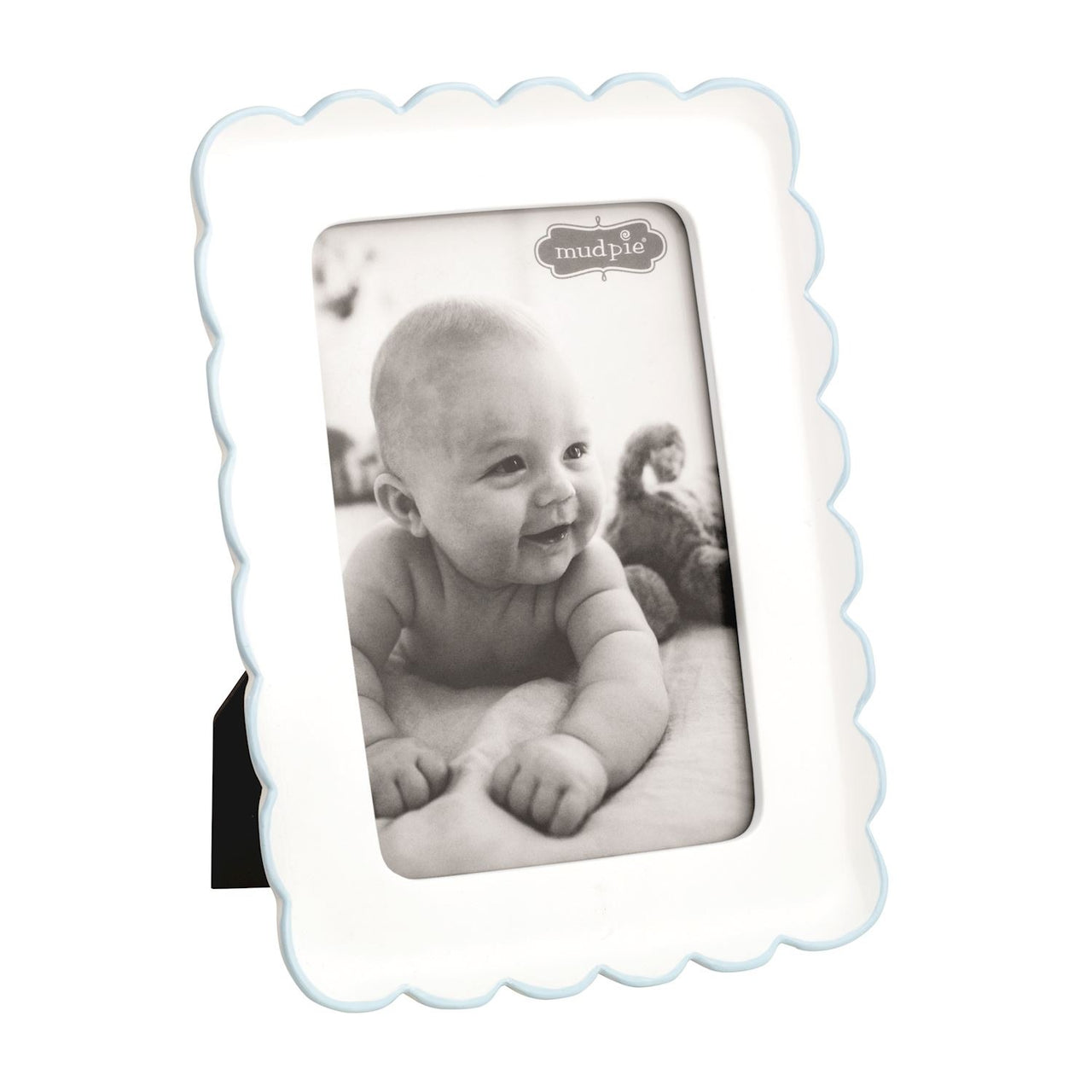 Mud Pie scalloped resin frame